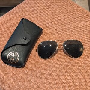 Ray-Ban Black Aviator Sunglasses with Case